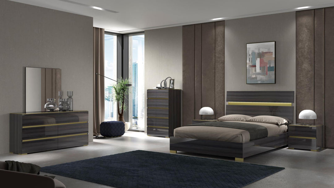 Yvette Bedroom Set
